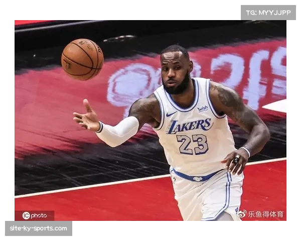 野马队尼克斯长传精准度提升 关键比赛展现四分卫成长轨迹