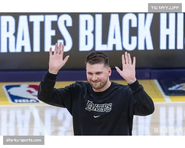 点名战术针对防守弱点 詹姆斯东契奇制造单打机会